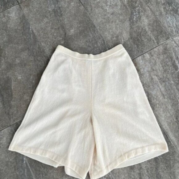 St. John Vintage Santana Knit High Waist Shorts Size 12 With Pockets Beige - Picture 8 of 13